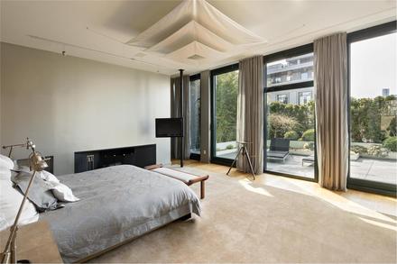bedroom-multi-million-dollar-nyc-new-york-city-apartment-real-estate-listing-penthouse-new-york-design-agenda