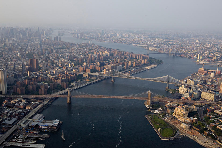 The-Brooklyn-and-Manhattan-Bridges-cross-the-East-River
