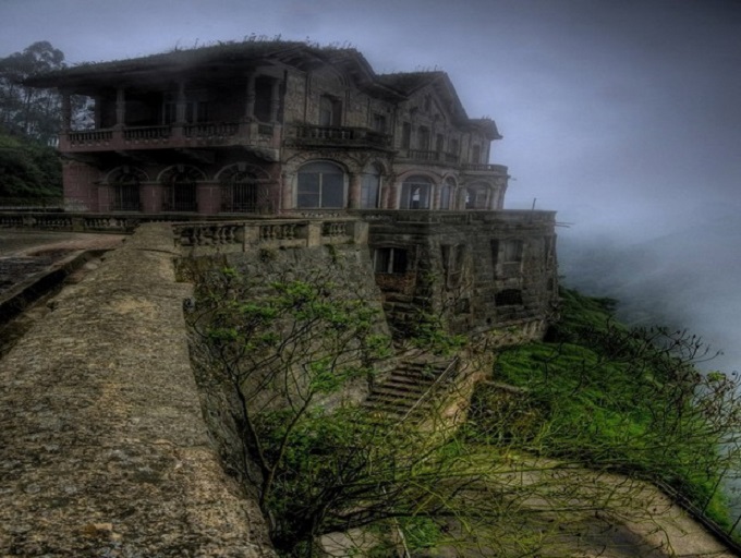 halloween_ideas_fascinating_abandoned_mansions_to_visit_1